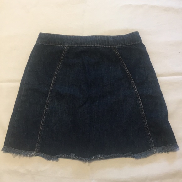 Girl’s Button Down Denim Skirt Sz 10-11 yrs - Picture 2 of 4